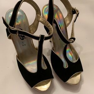 Rue 21 Shoes Size 8/9 Black Suede Open Toed Wedge
